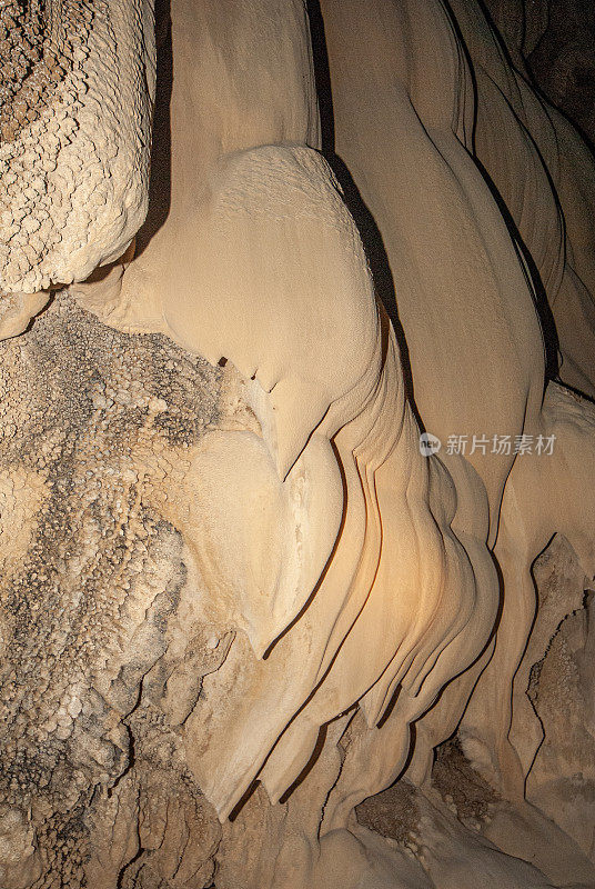 Curtain formation in Altınbeşik Cave